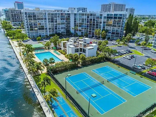 1000 Parkview Dr APT 431, Hallandale, FL 33009