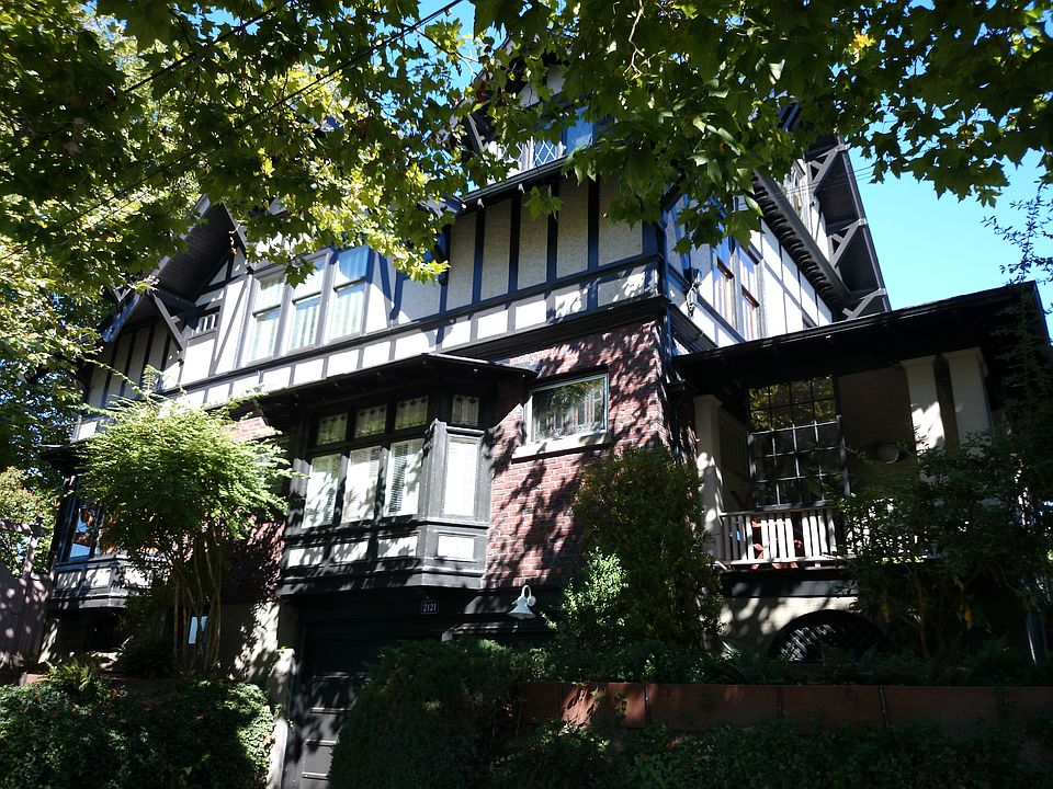2nd image of 2121 31st Ave S