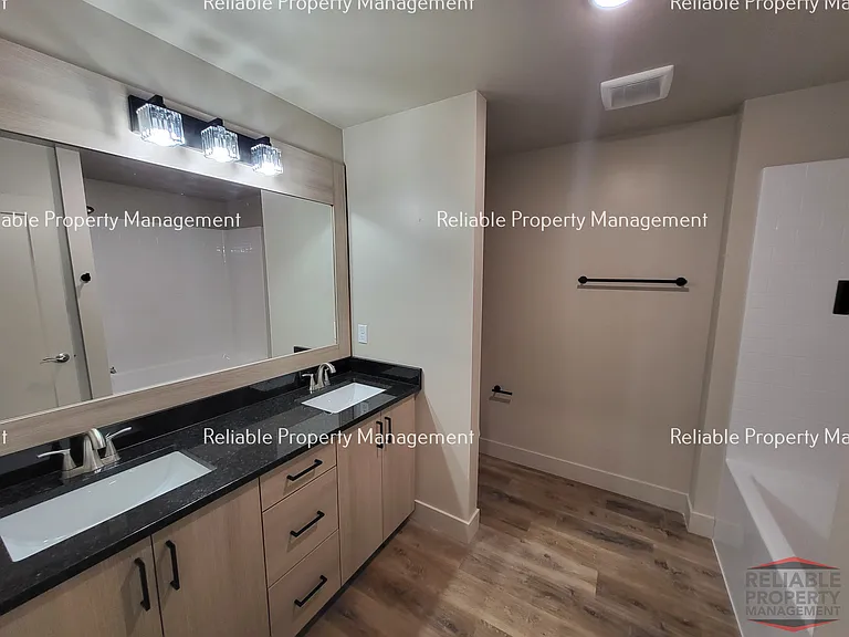 2701 E Derrald Ave — Photo 9
