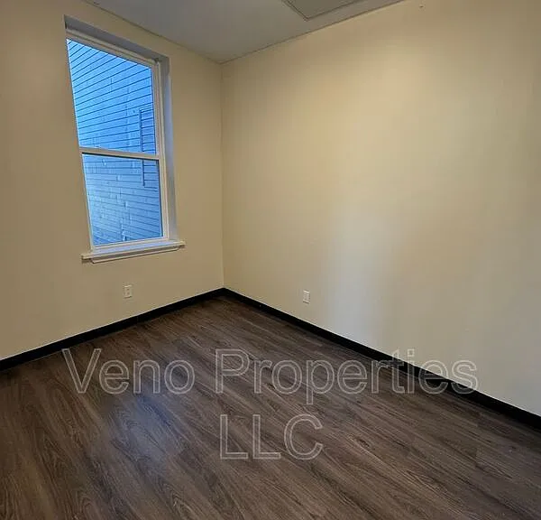 219 Spring Ave #1 — Photo 11