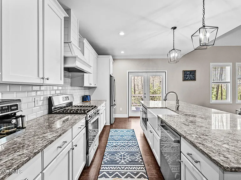 182 Lakeview Dr — Photo 22