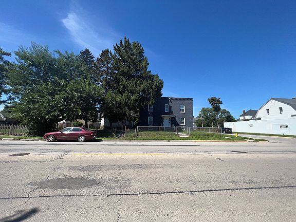 3rd image of 664 S McAlister Ave