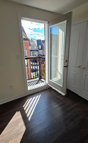 27 Shiff Cres — Photo 15