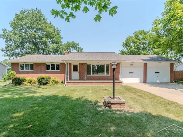 8908 Kochville Rd, Saginaw, MI 48603