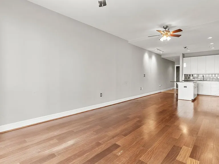 333 W Trade St #1401 — Photo 31