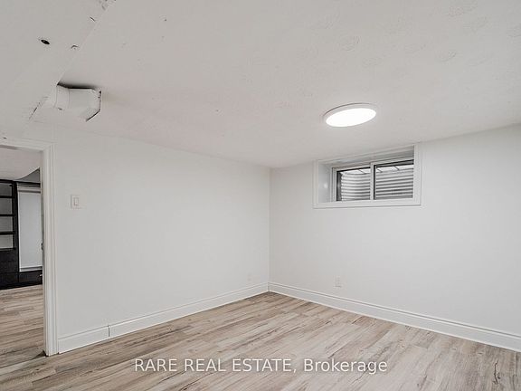 2nd image of 538 Roxton Rd