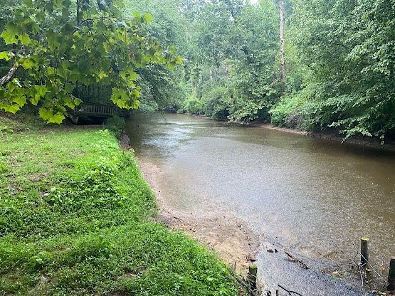 2nd image of 899 Highway 243