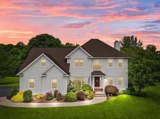 11 Hawk Hill Rd, New Paltz, NY 12561