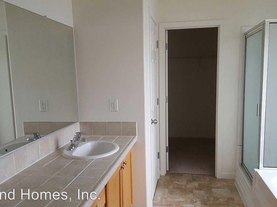 2nd image of 22936 NE Pike St