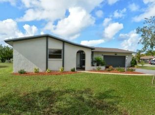 802 Southern Pine Ln, Sarasota, FL 34243