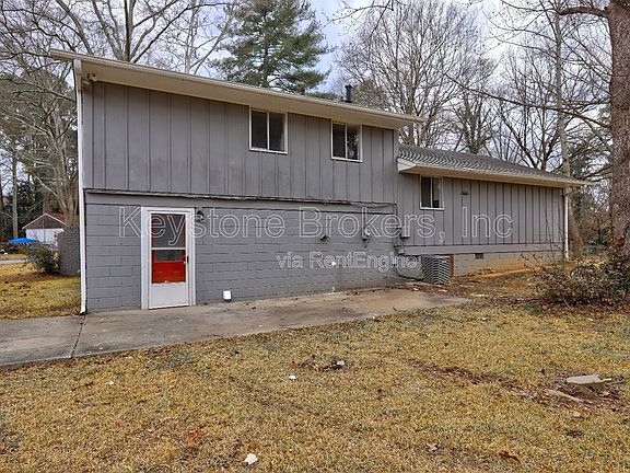 2nd image of 70 Jonathan Rd