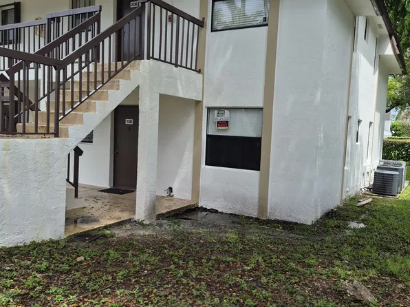 14847 SW 104th St #106, Miami, FL 33196