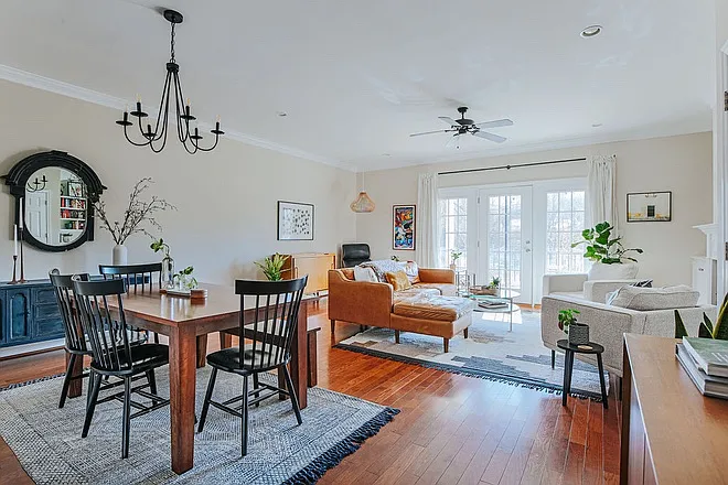 3 bed, 3.5 bath, 2278 sqft, $2,800 — Photo 4