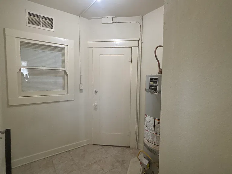 1522 E 1st St #1522 — Photo 11