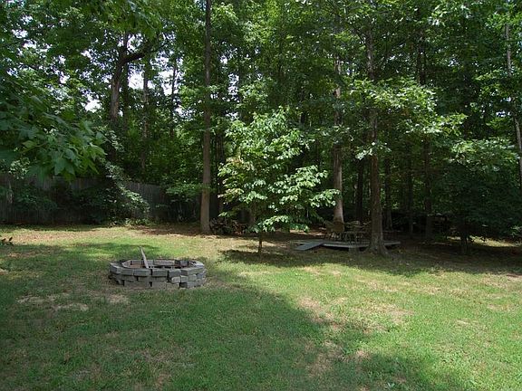 3rd image of 511 Lafayette Dr