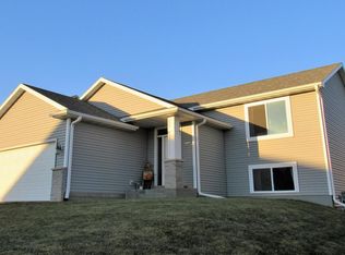 6322 Fairway Dr NW, Rochester, MN 55901