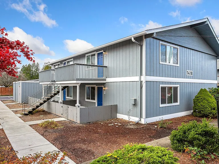 1418 Valley Ave E — Photo 22