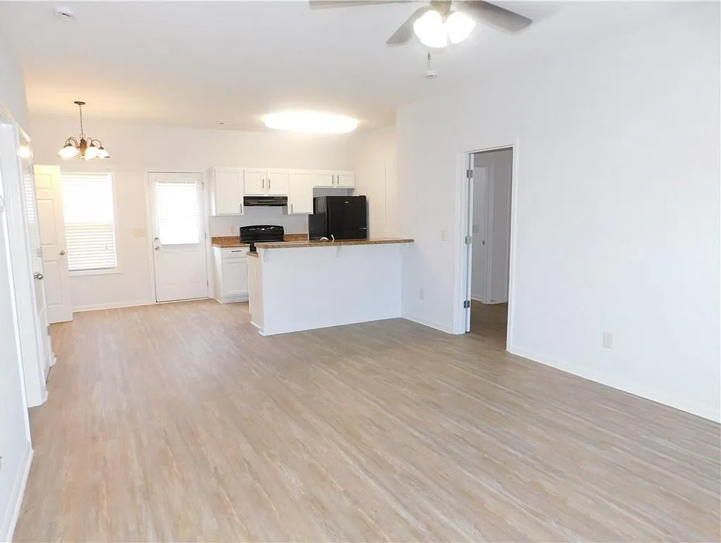 2 bed, 2.0 bath, $1,430 — Photo 2