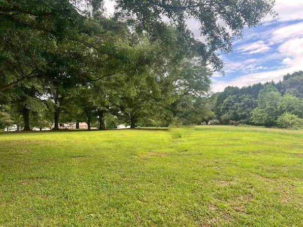 700 E Victor Hill Rd, Duncan, SC 29334