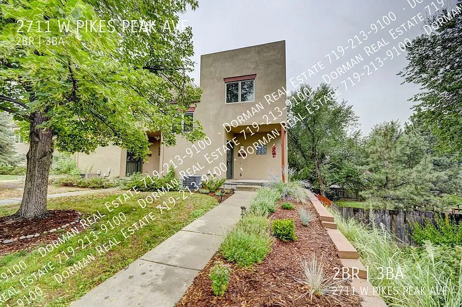 Absolutely beautiful 2 bedroom town home in the heart of Old Colorado City — Photo 1