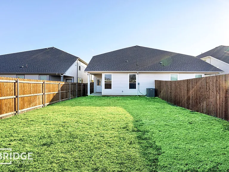 4219 Tobin Dr — Photo 20
