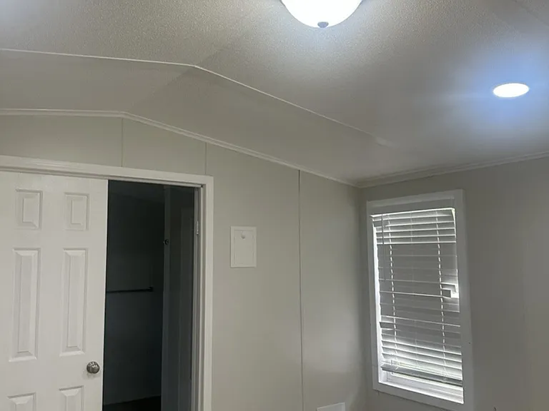 206 Friendly Cir — Photo 2