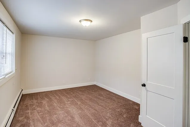 Mountain Lane Apartment Complex — Photo 6