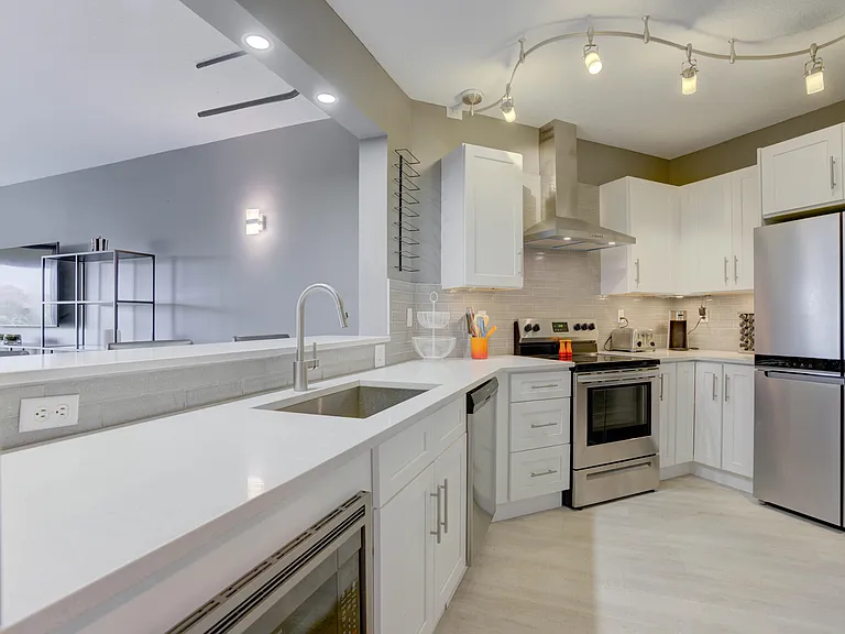 100 Uno Lago Dr #402 — Photo 10