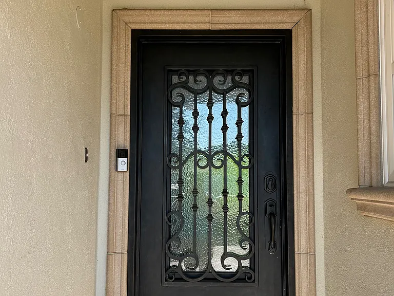 5400 Garden Grove Ave — Photo 3