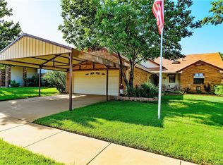 2121 NE 9th St, Moore, OK 73160