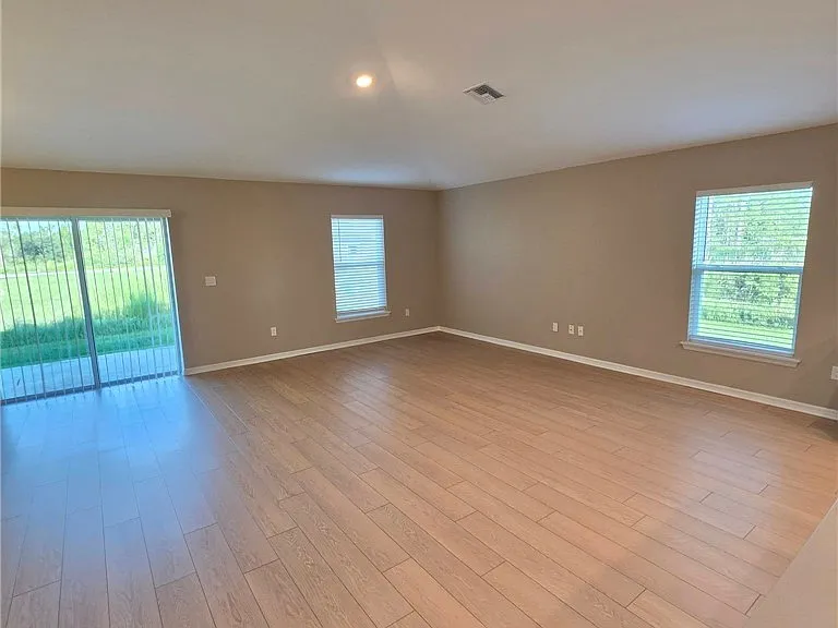 5527 Castania Dr — Photo 9