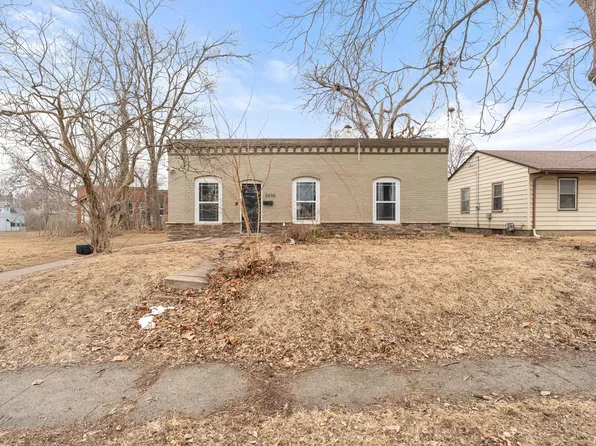 2406 Logan Ave, Des Moines, IA 50317