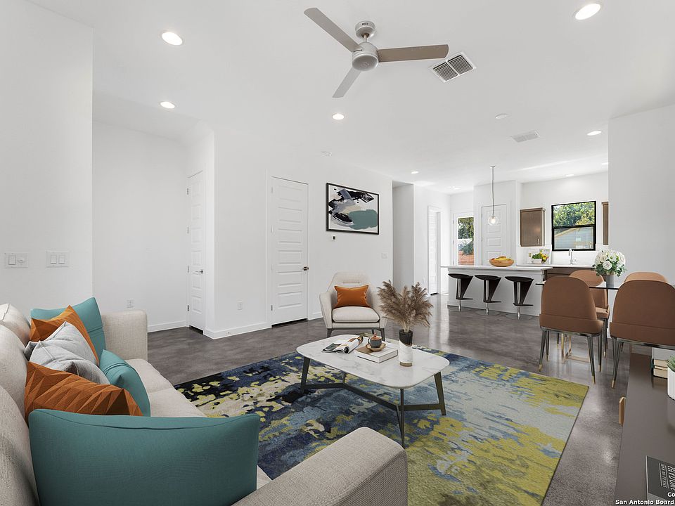 1st image of 914 N Olive St #601