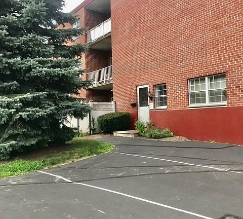 3rd image of 30-34 Salem End Rd