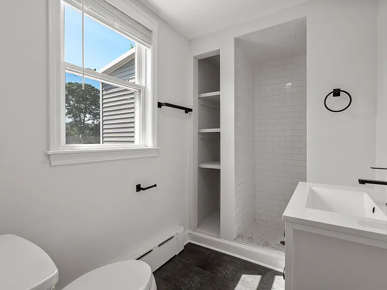 45 Henshaw St — Photo 3