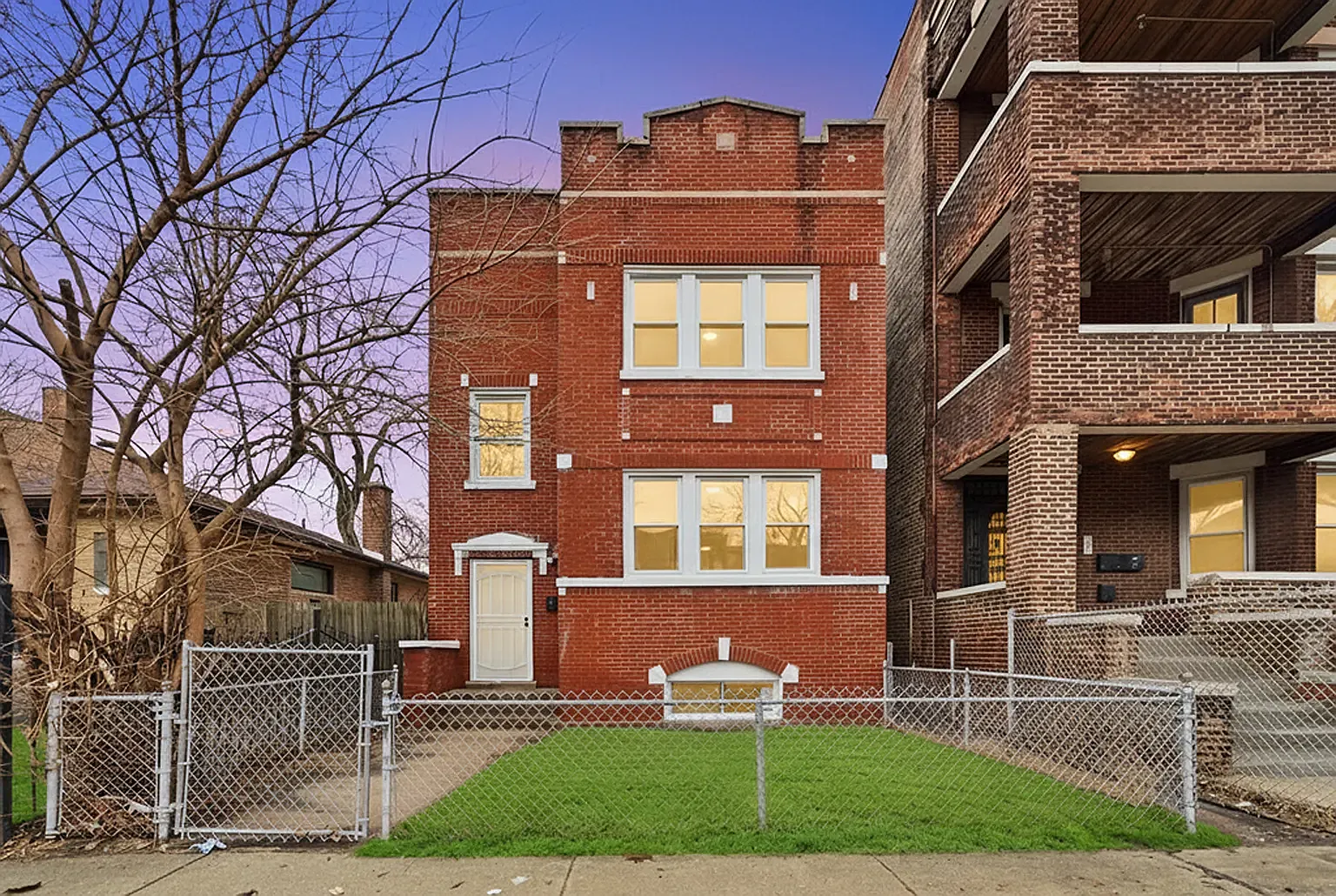 6623 S Vernon Ave — Photo 1