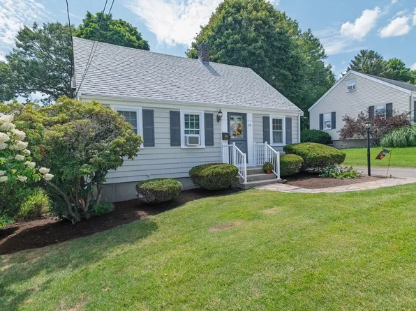 49 Edgeworth St, Weymouth, MA 02189