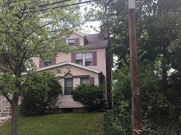 3rd image of 609 Larch St