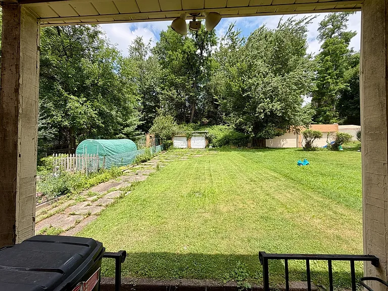 6333 Phillips Ave — Photo 10