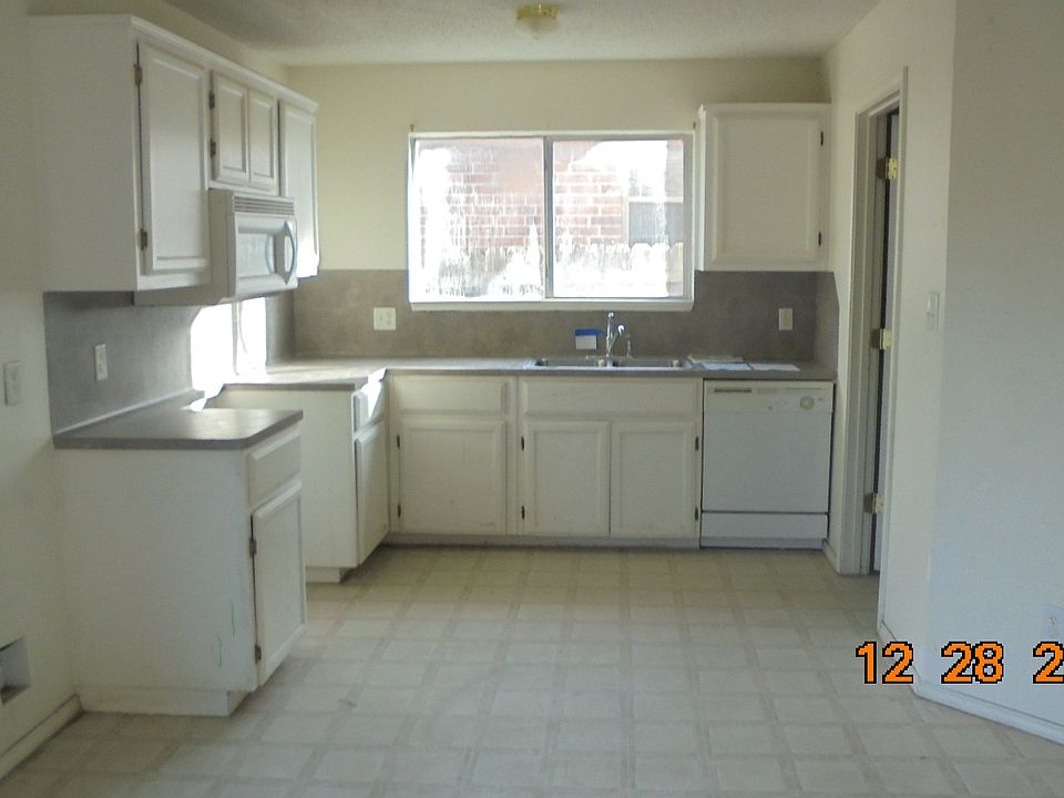1st image of 18203 King Palm Dr