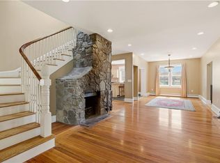 24 Spring St, Newport, RI 02840