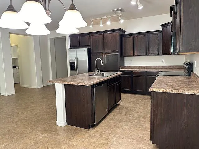 7509 S 27th Pl — Photo 13