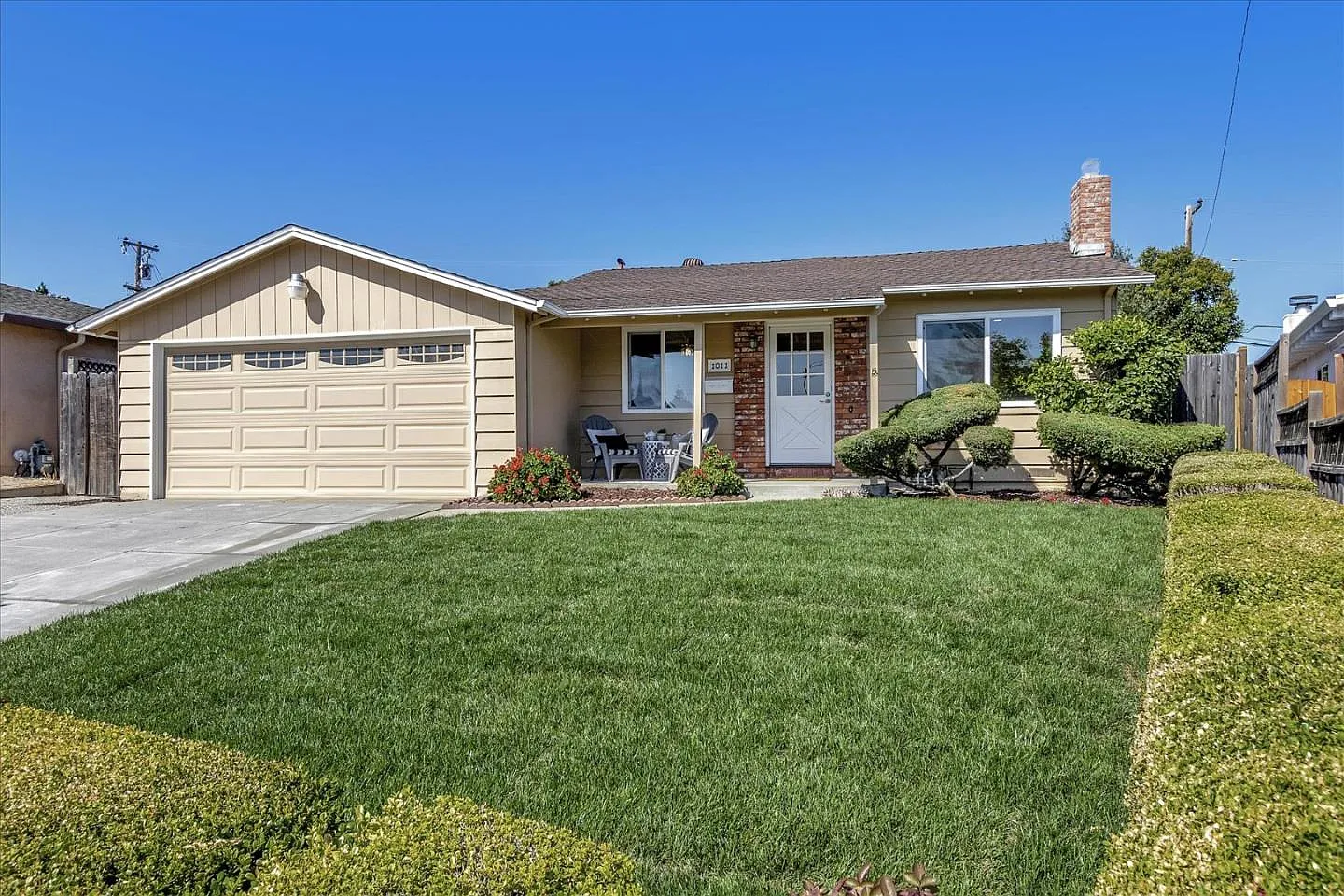 1011 Kenmore Ct photo 1