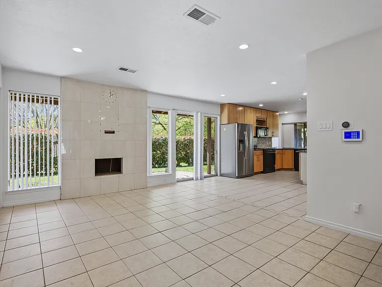 15721 Mapleview Cir — Photo 14
