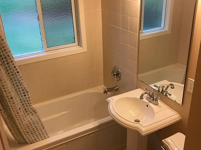 Bathroom (2018 photo)
