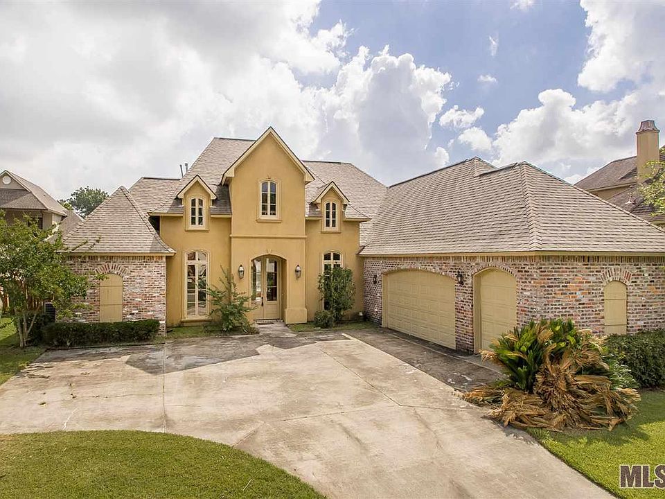 1st image of 18048 Forest Hills Dr