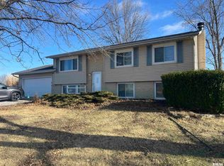 9745 E 1200th St, Macomb, IL 61455