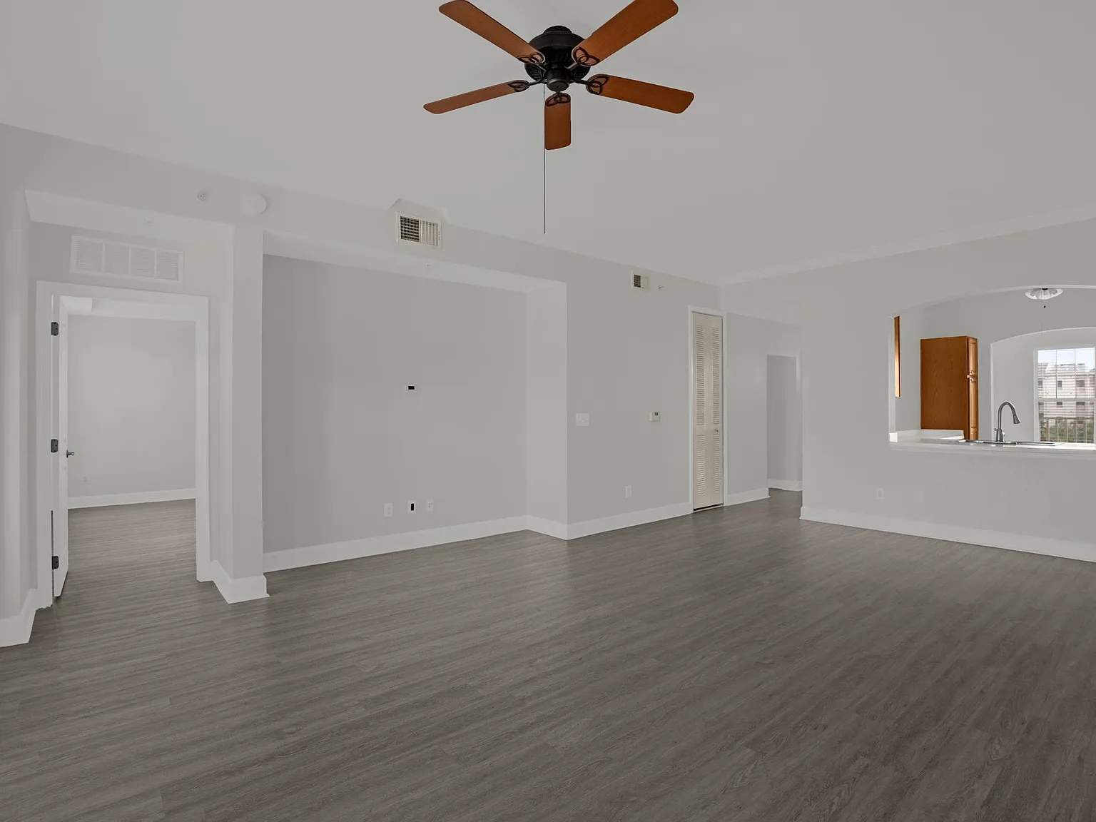 2 bed, 1345 sqft, $2,250 — Photo 3