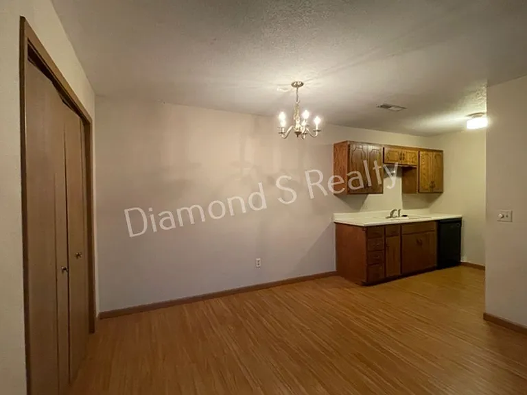 2159 East Macs Court — Photo 8