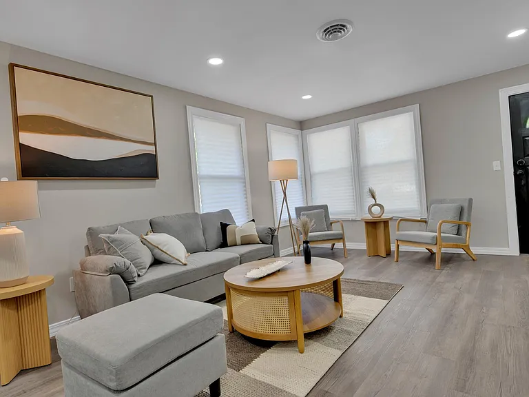 18 Montrose Dr — Photo 6